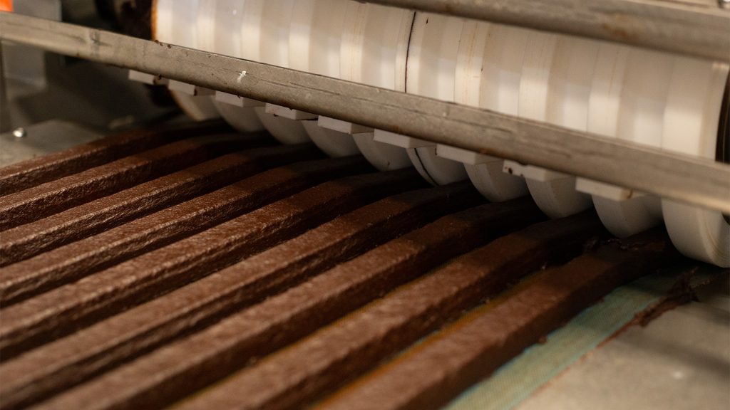 Descubra como a automação pode escalar sua produção de doces no fim de ano com eficiência e qualidade. Conheça as soluções da RSA Máquinas.